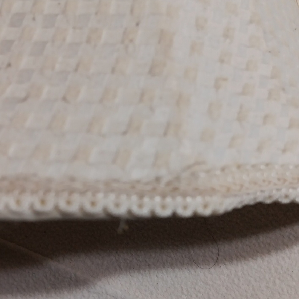 Elegant Cream Woven Lampshade - Picture 15 of 16